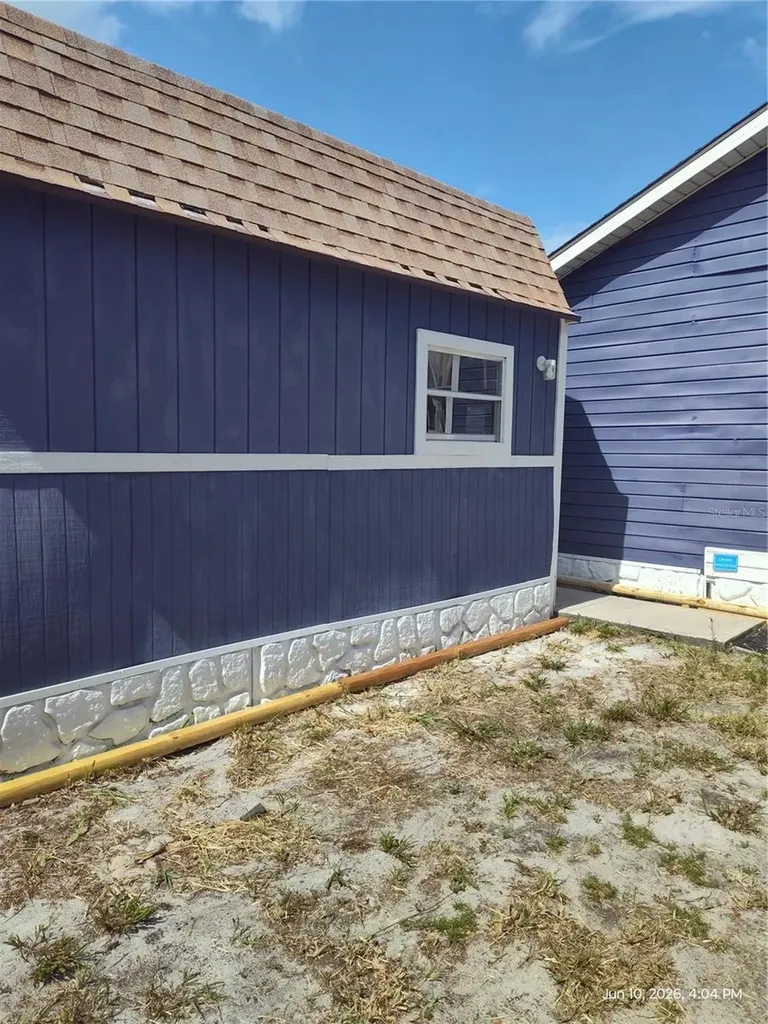 140 Bay Road Ocklawaha FL 32179