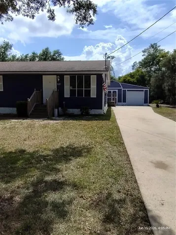 140 Bay Road Ocklawaha FL 32179