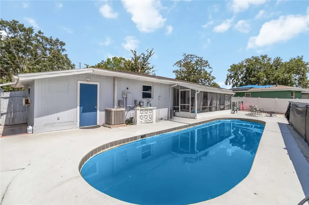 1624 Bloomfield Avenue Deltona FL 32725
