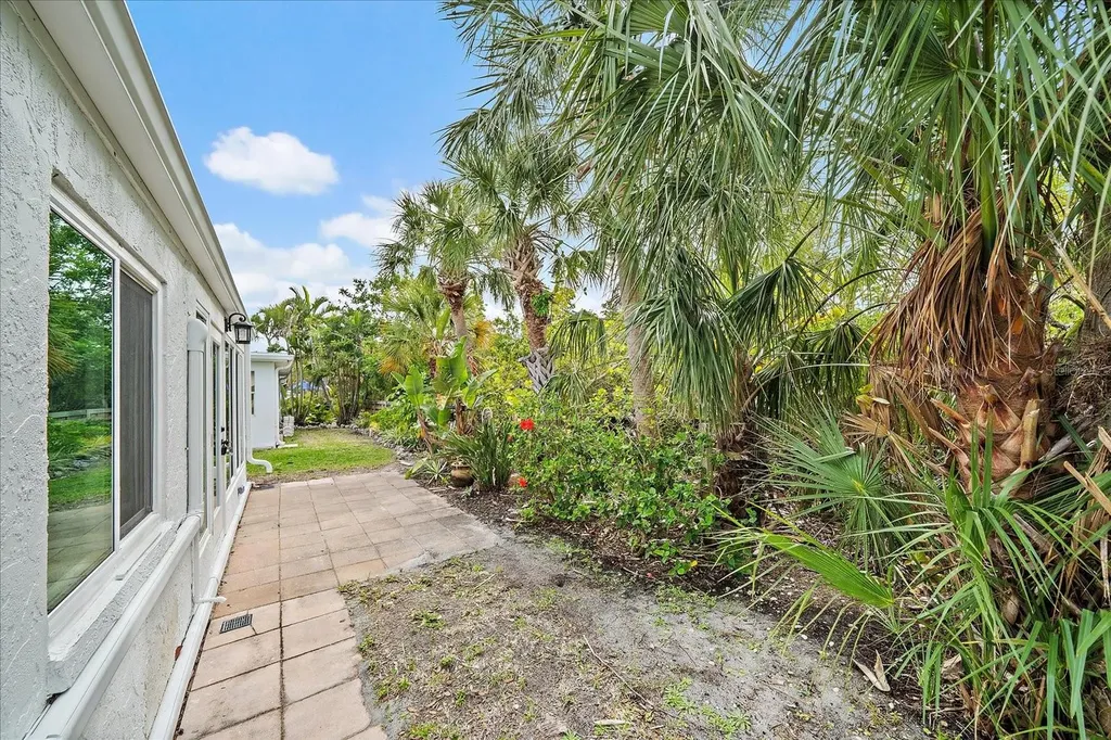 730 Spanish Drive S Longboat Key FL 34228