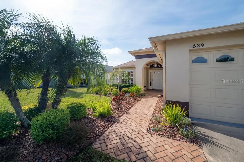 1639 Arbor Knoll Loop Trinity FL 34655