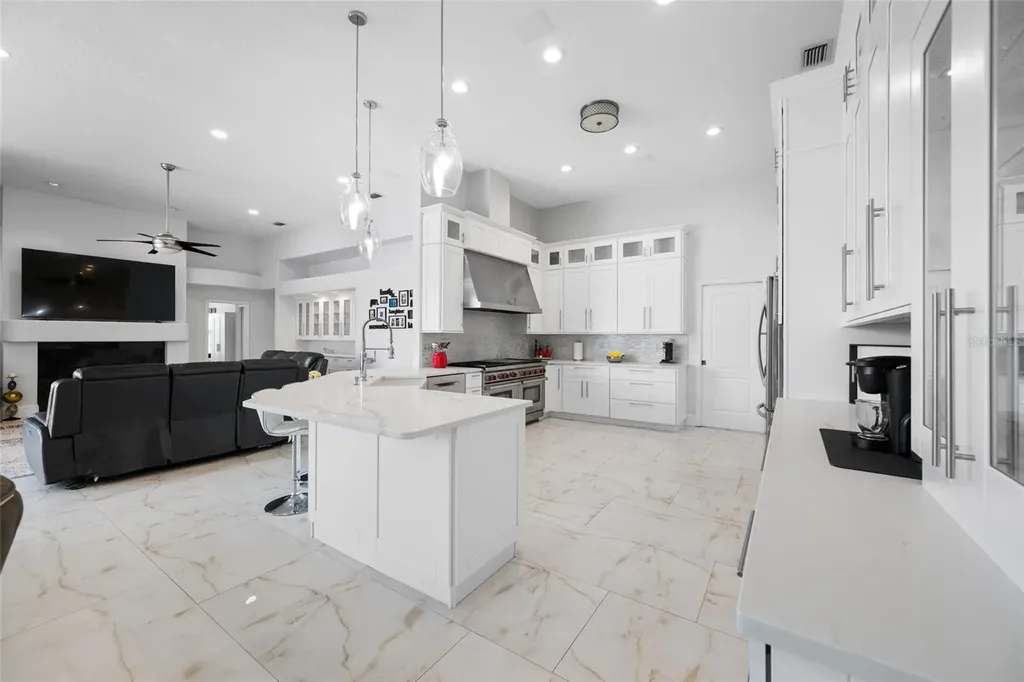 9801 Compass Point Way Tampa FL 33615
