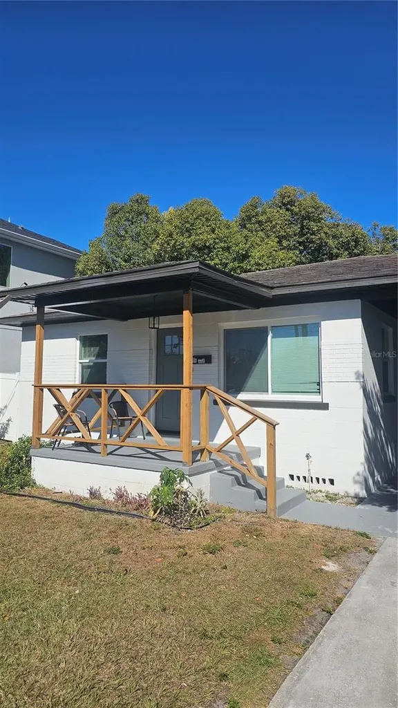 3011 W Spruce Street Tampa FL 33607