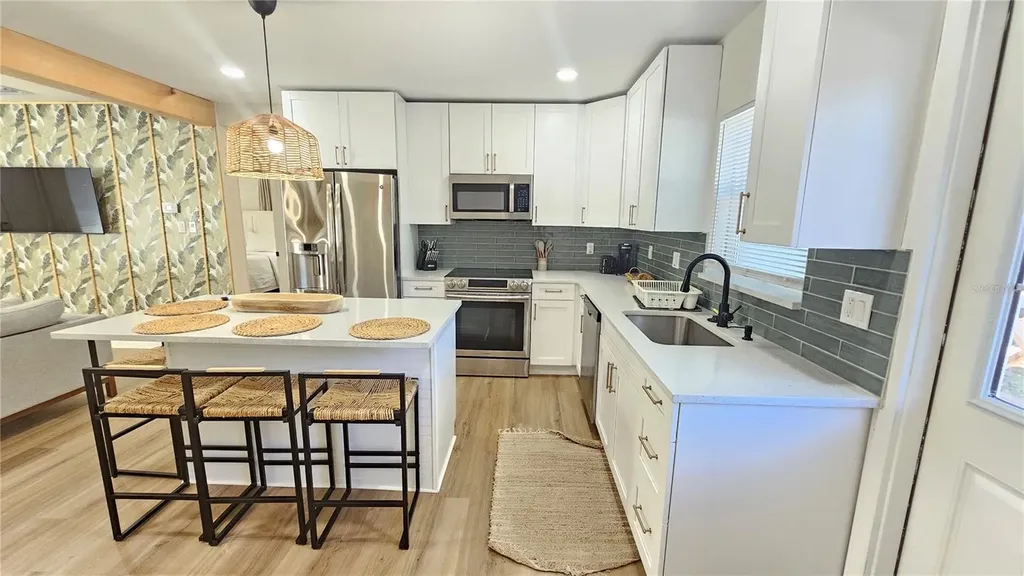 3011 W Spruce Street Tampa FL 33607