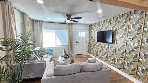 3011 W Spruce Street Tampa FL 33607