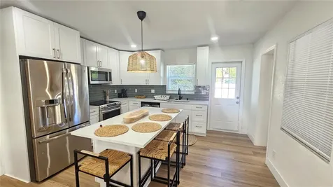 3011 W Spruce Street Tampa FL 33607