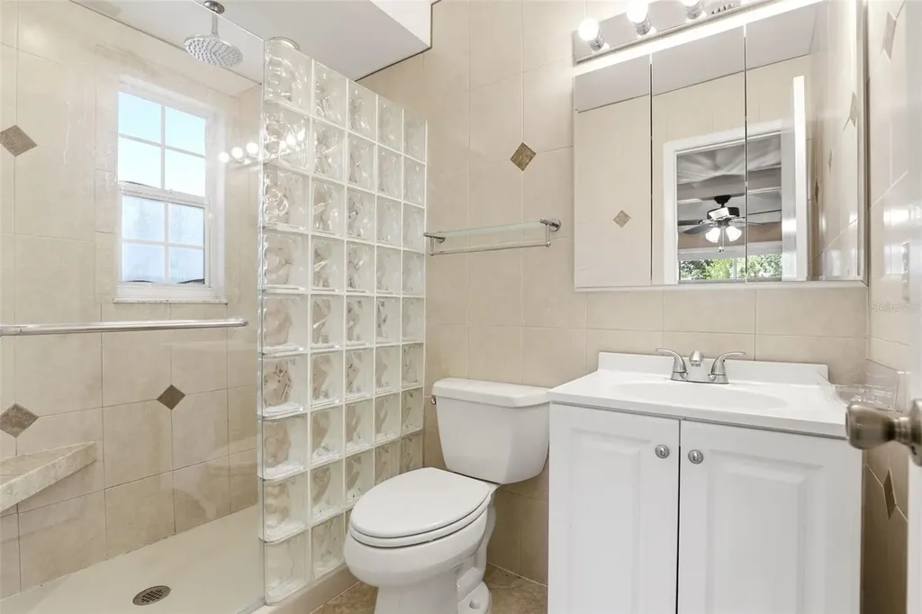 7806 Compass Drive Orlando FL 32810