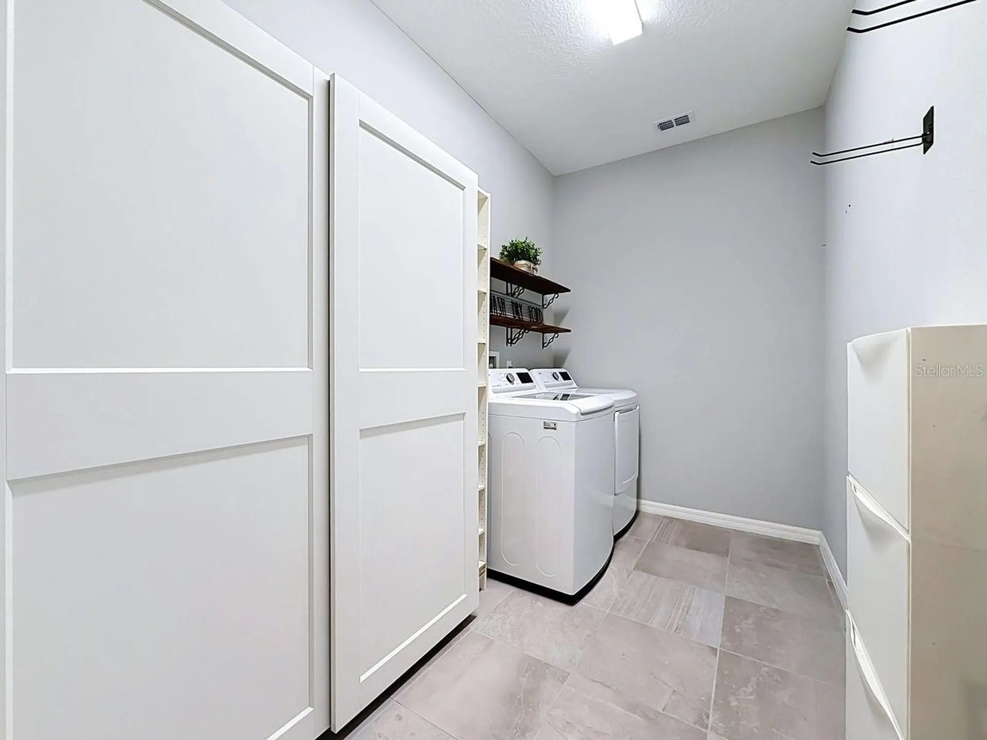 3447 Current Winter Garden FL 34787