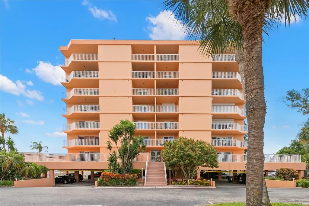7432 Sunshine Skyway Lane S St Petersburg FL 33711