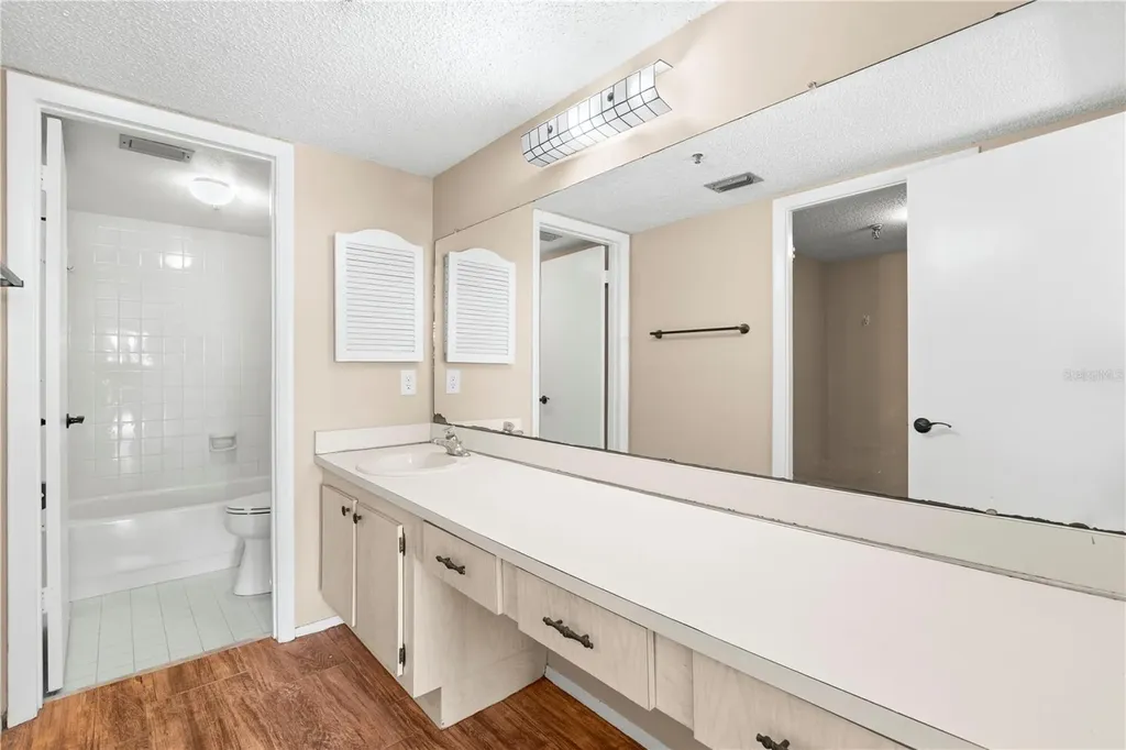 7432 Sunshine Skyway Lane S St Petersburg FL 33711