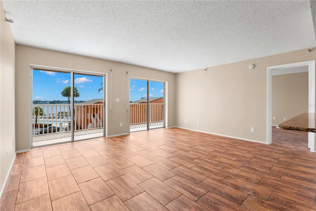 7432 Sunshine Skyway Lane S St Petersburg FL 33711