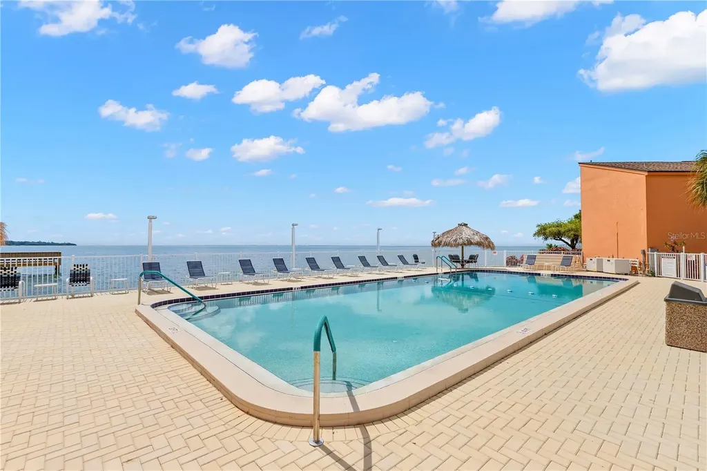 7432 Sunshine Skyway Lane S St Petersburg FL 33711