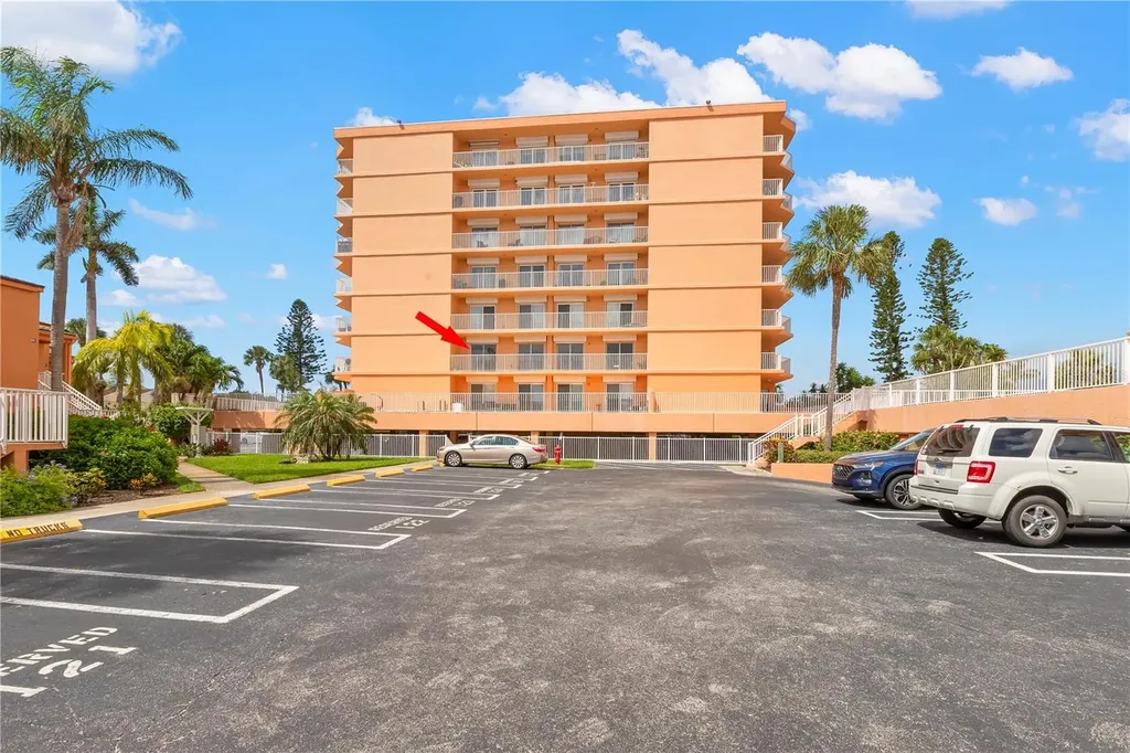 7432 Sunshine Skyway Lane S St Petersburg FL 33711