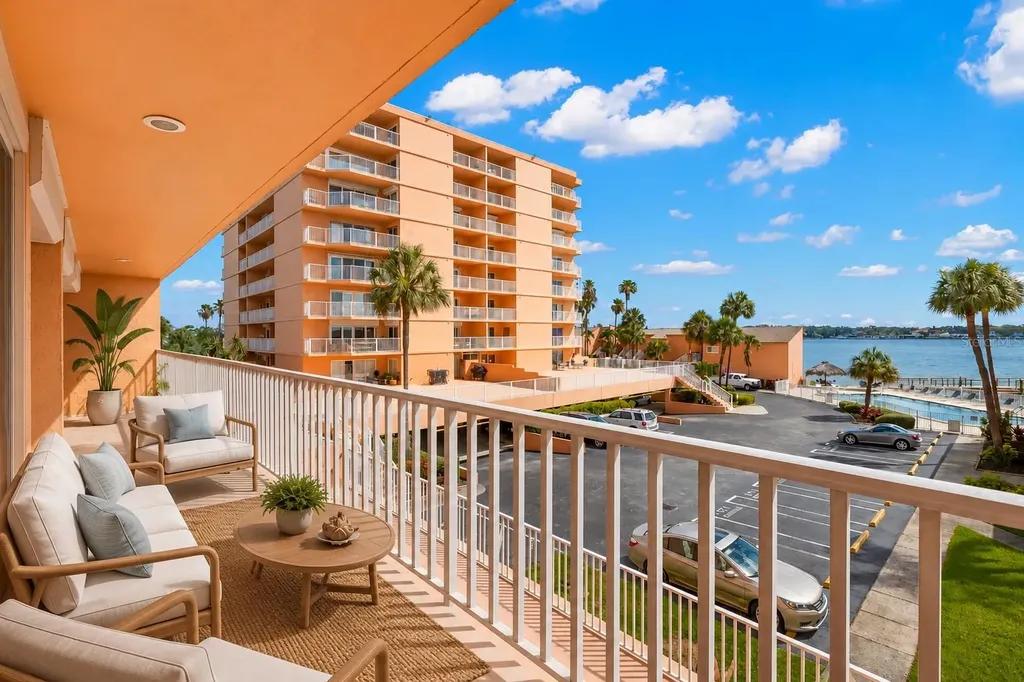 7432 Sunshine Skyway Lane S St Petersburg FL 33711