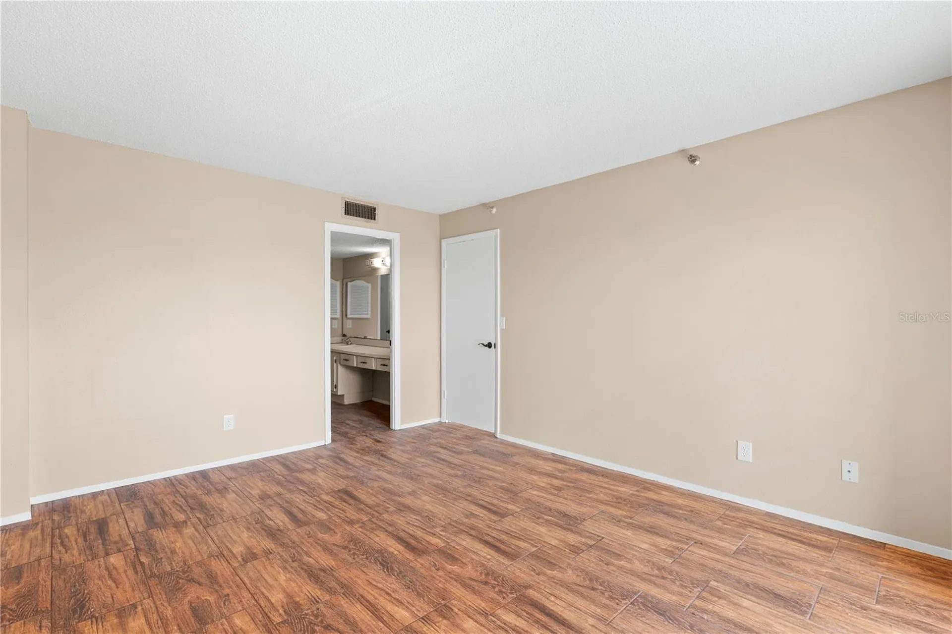7432 Sunshine Skyway Lane S St Petersburg FL 33711