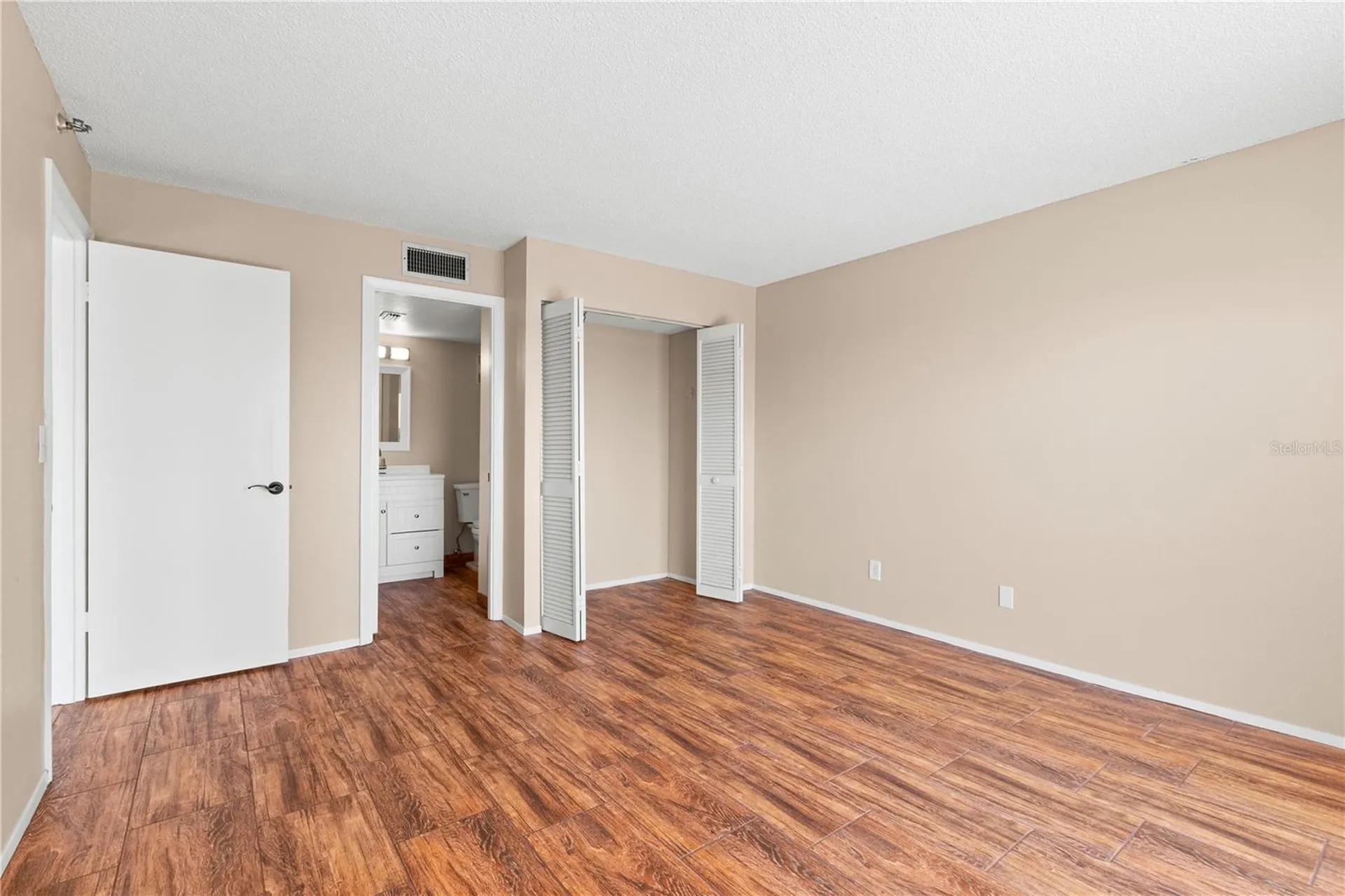 7432 Sunshine Skyway Lane S St Petersburg FL 33711