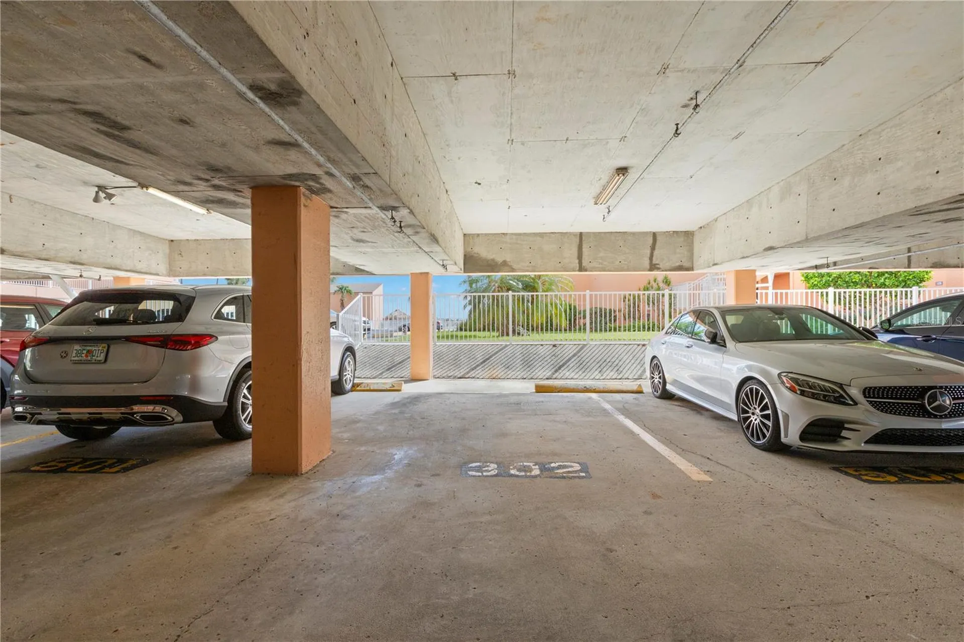 7432 Sunshine Skyway Lane S St Petersburg FL 33711