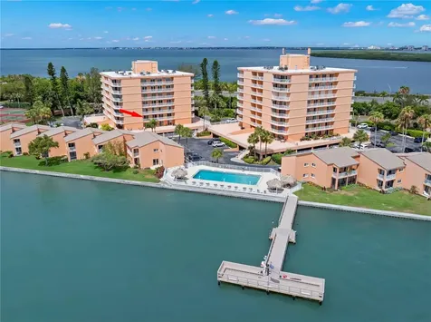 7432 Sunshine Skyway Lane S St Petersburg FL 33711