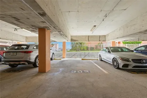 7432 Sunshine Skyway Lane S St Petersburg FL 33711