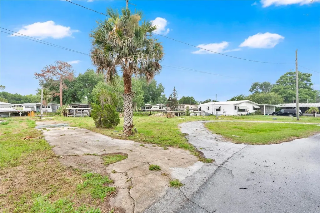 13450 Palm Drive Astatula FL 34705