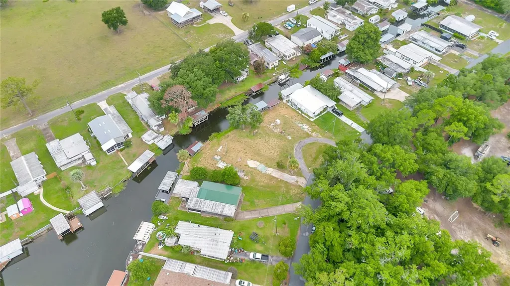 13450 Palm Drive Astatula FL 34705