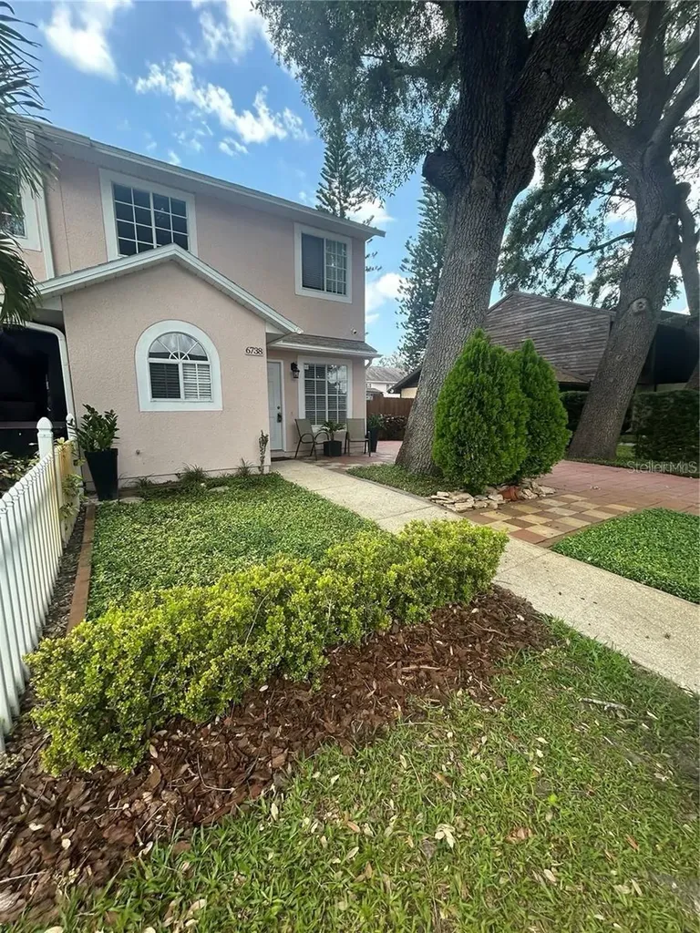 6738 Magnolia Pointe Circle Orlando FL 32810