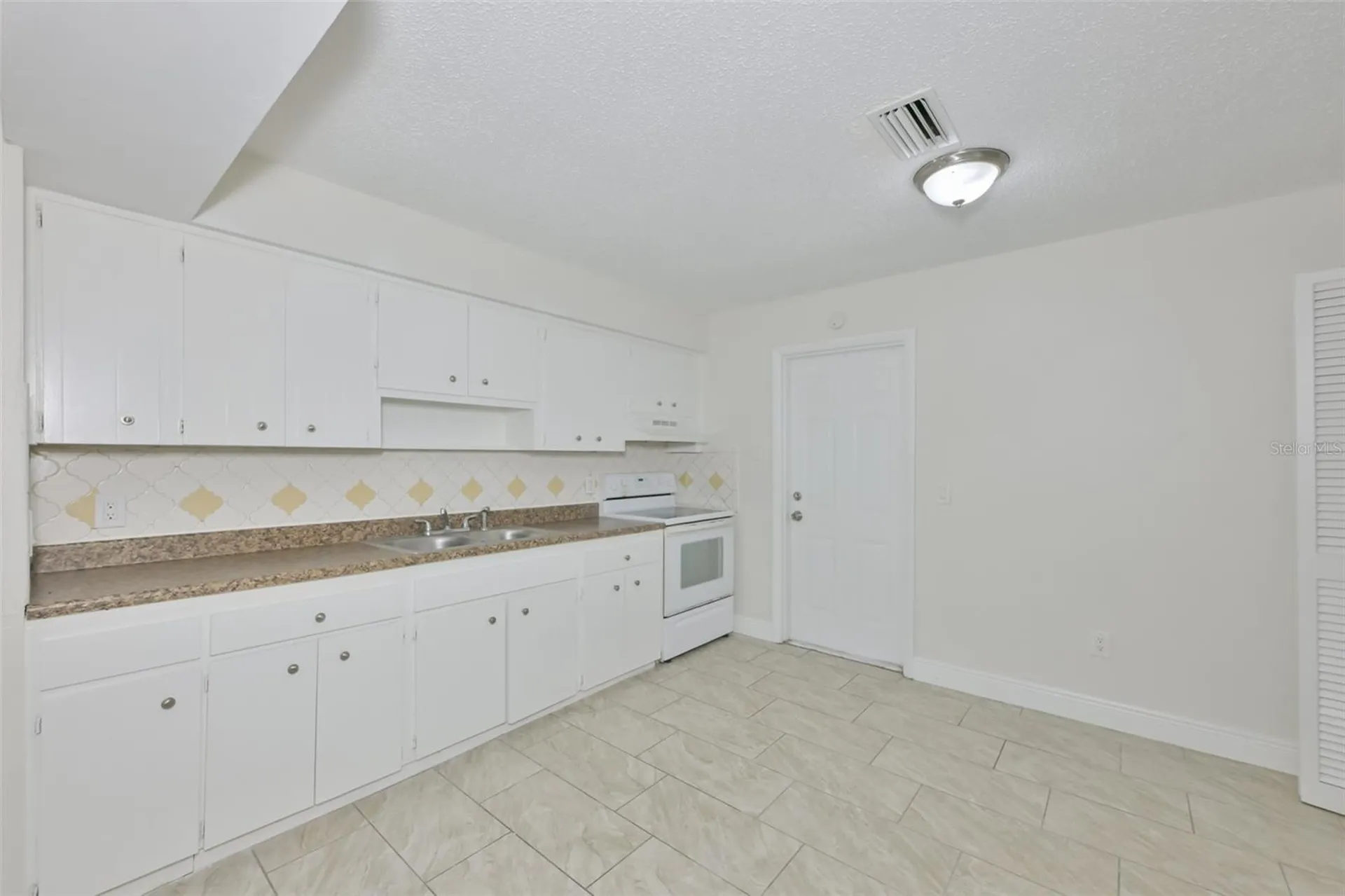15616 Avalon Avenue Clearwater FL 33760