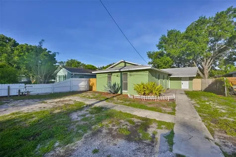 15616 Avalon Avenue Clearwater FL 33760