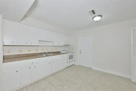 15616 Avalon Avenue Clearwater FL 33760
