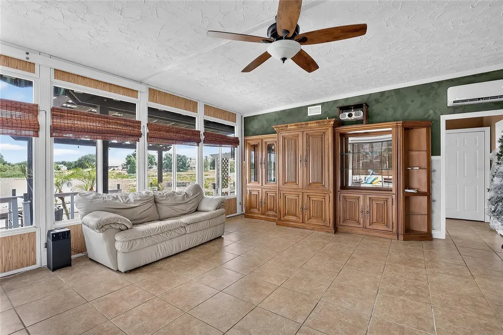 22523 Willow Lakes Drive Lutz FL 33549