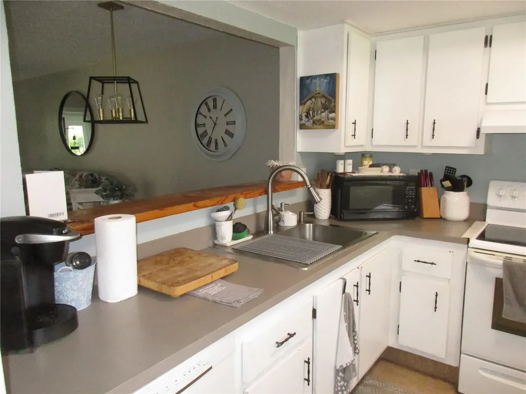 2465 Northside Drive Clearwater FL 33761