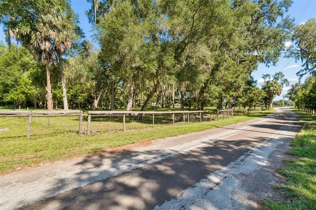 8800 S Steed Terrace Floral City FL 34436
