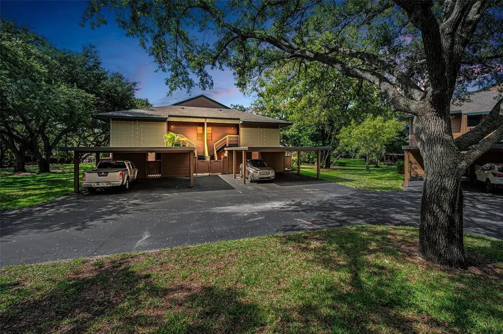 2205 Lennox Road E Palm Harbor FL 34683