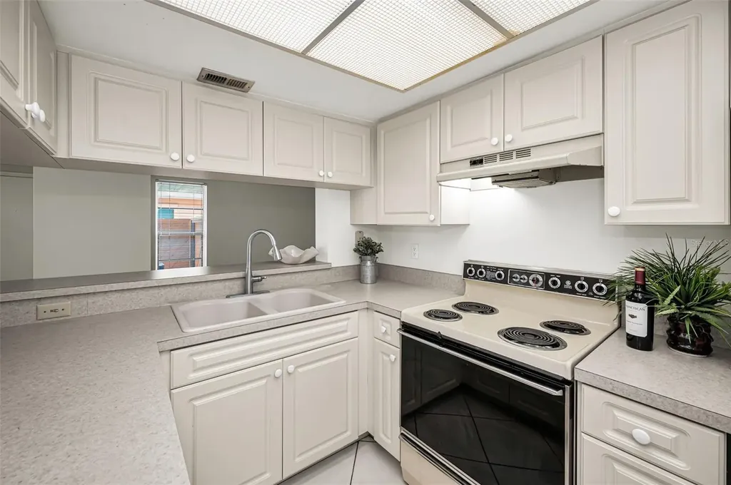 2205 Lennox Road E Palm Harbor FL 34683