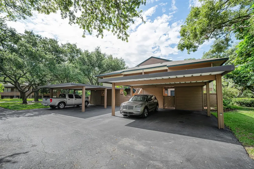2205 Lennox Road E Palm Harbor FL 34683