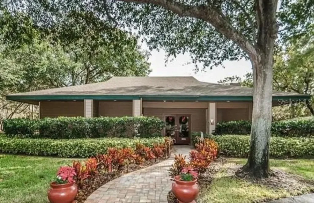 2205 Lennox Road E Palm Harbor FL 34683