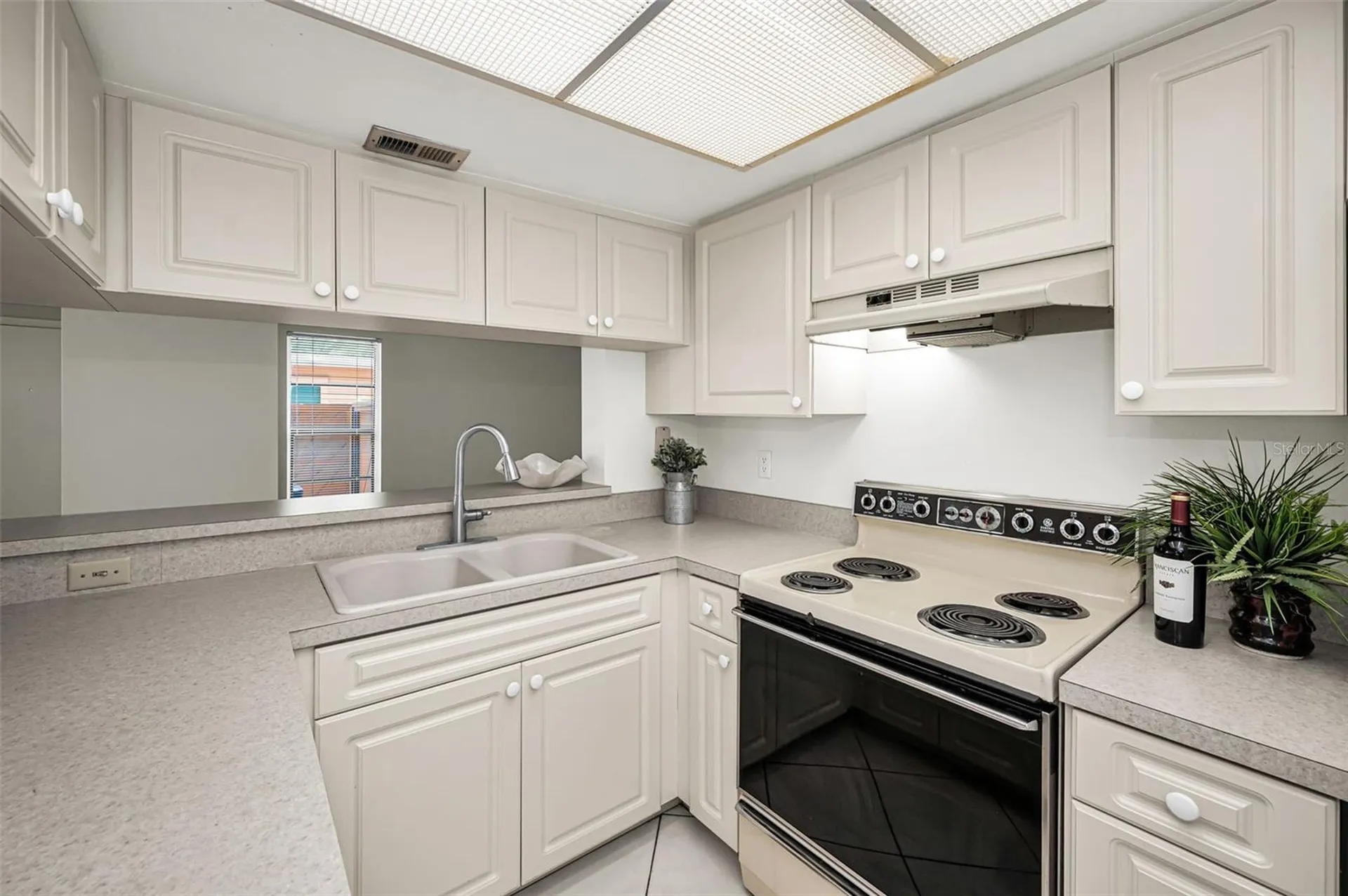 2205 Lennox Road E Palm Harbor FL 34683