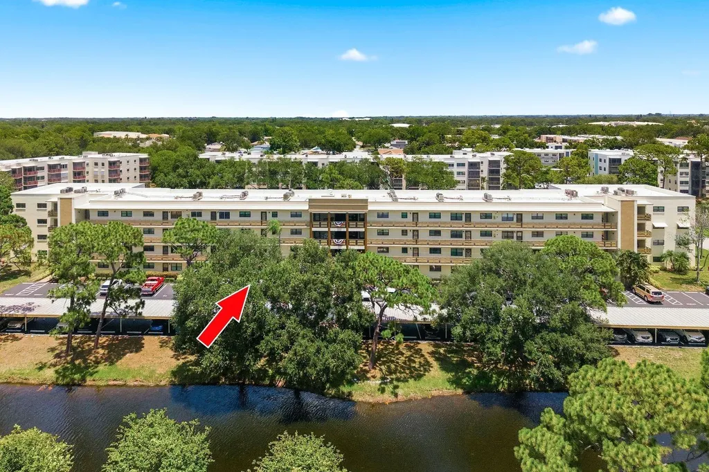 6070 80th Street N St Petersburg FL 33709