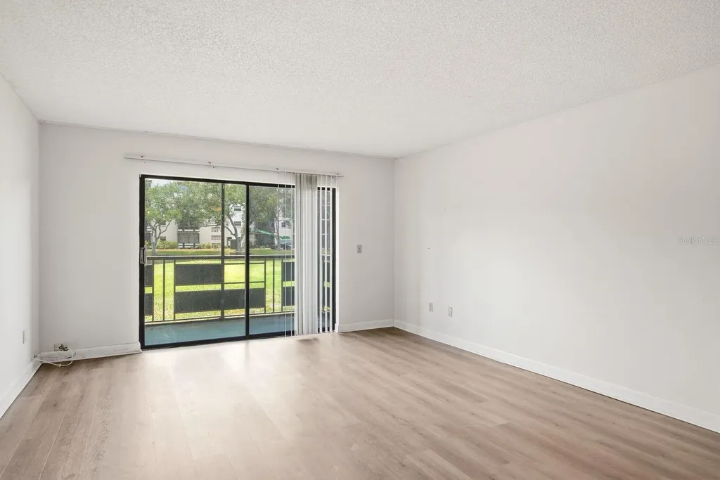 6070 80th Street N St Petersburg FL 33709