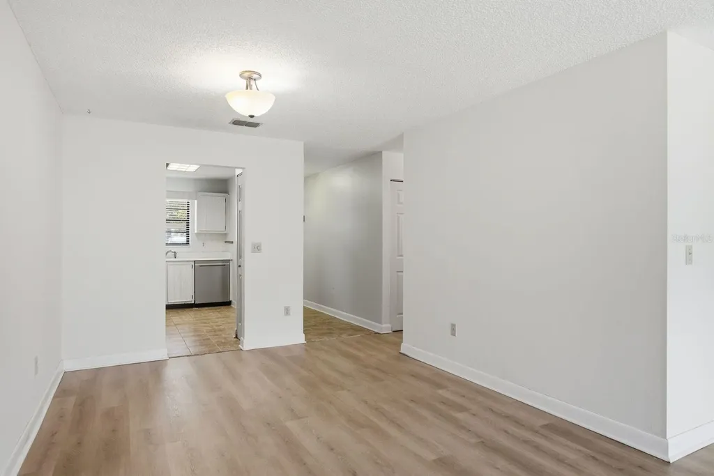 6070 80th Street N St Petersburg FL 33709