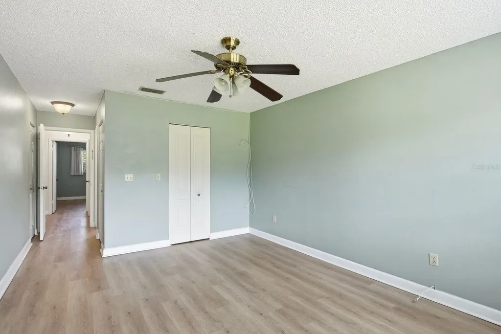 6070 80th Street N St Petersburg FL 33709