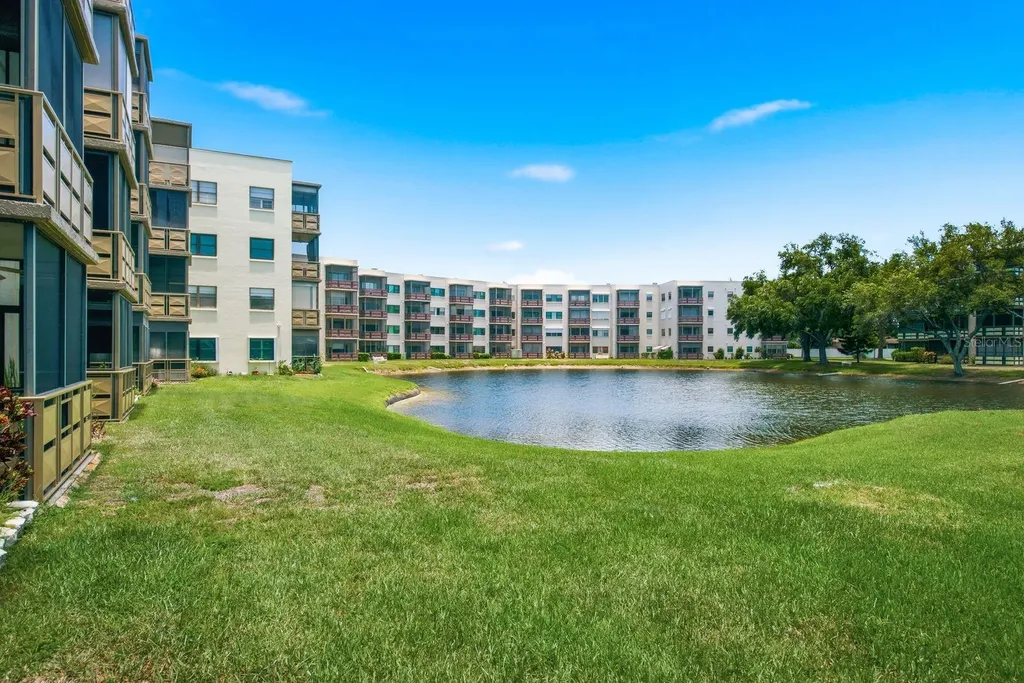 6070 80th Street N St Petersburg FL 33709