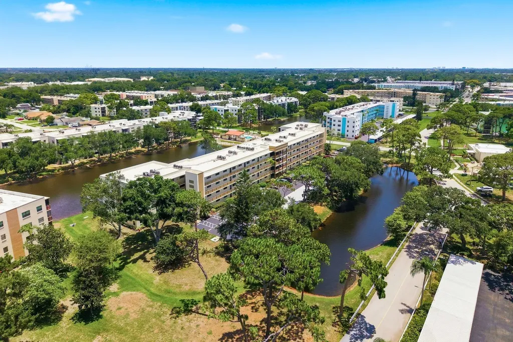 6070 80th Street N St Petersburg FL 33709
