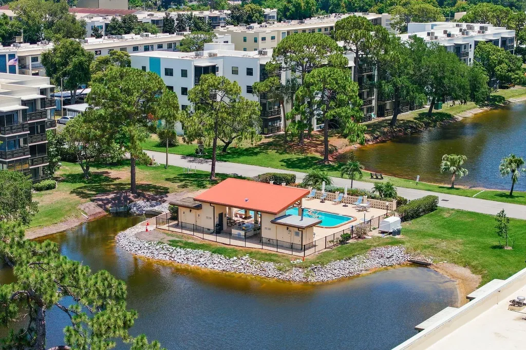 6070 80th Street N St Petersburg FL 33709