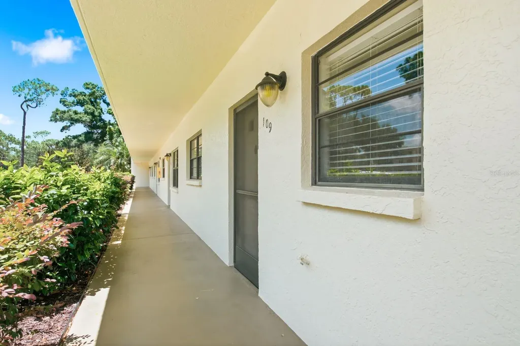 6070 80th Street N St Petersburg FL 33709