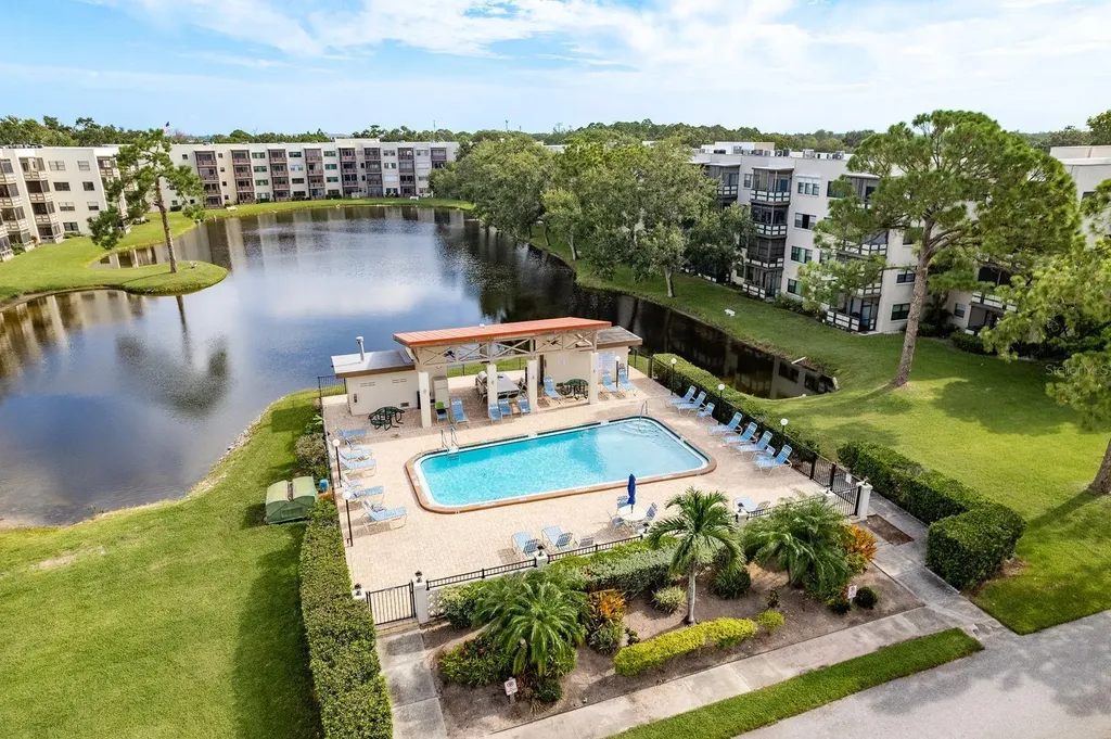 6070 80th Street N St Petersburg FL 33709