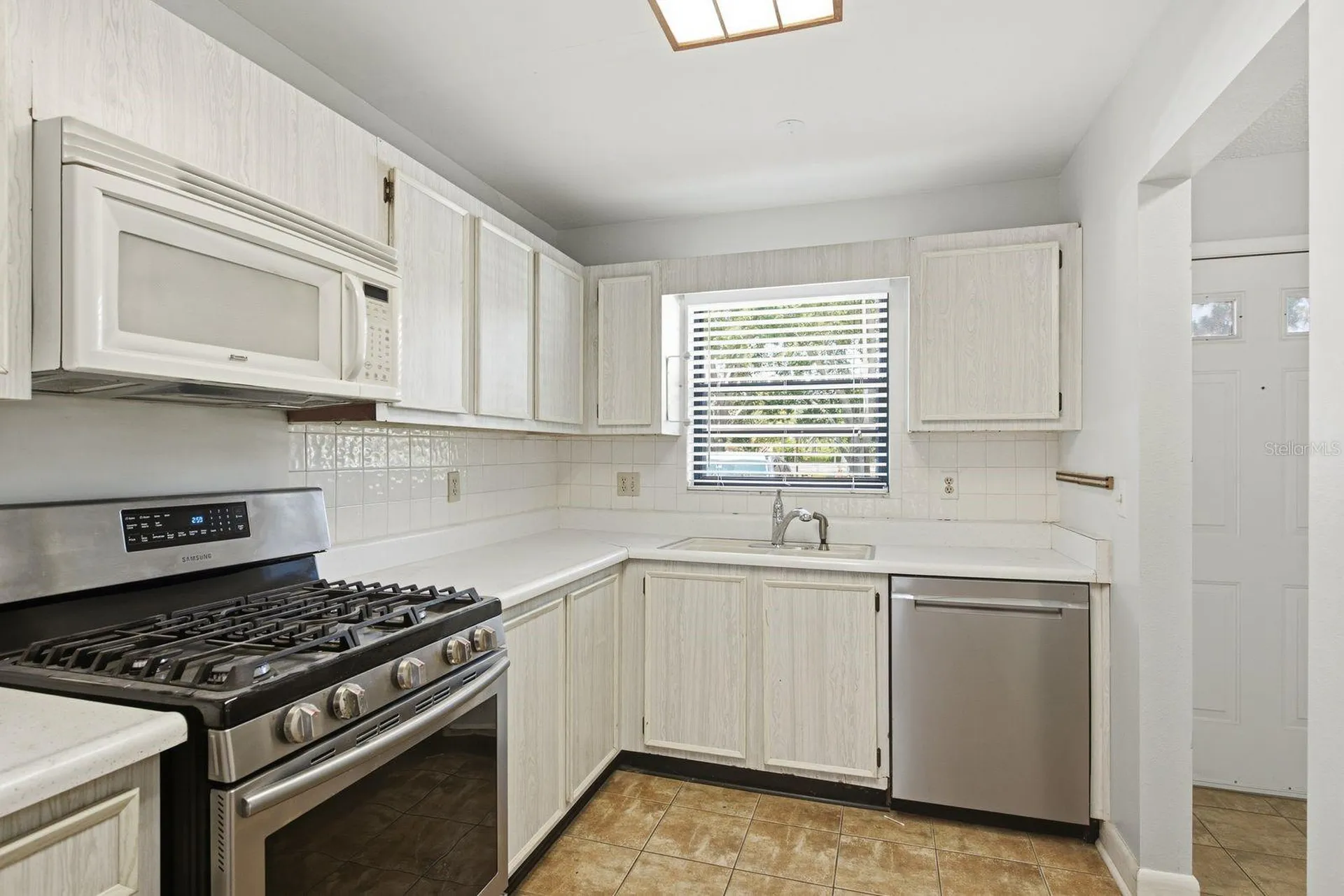 6070 80th Street N St Petersburg FL 33709