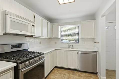 6070 80th Street N St Petersburg FL 33709