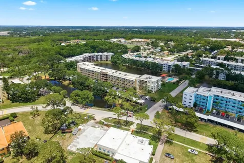 6070 80th Street N St Petersburg FL 33709