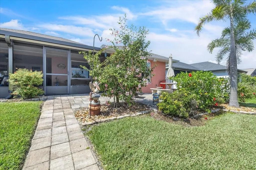 11614 SW Courtly Manor Drive Lake Suzy FL 34269